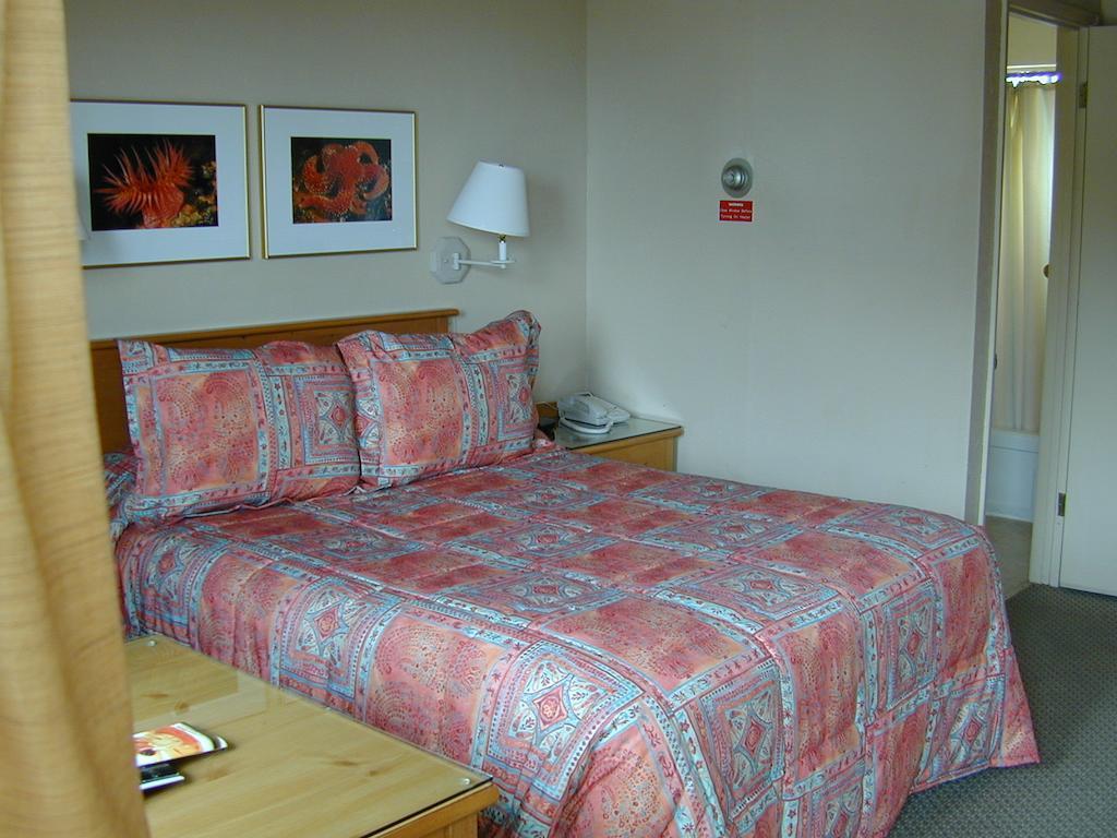 Beachcomber Inn Pacific Grove Zimmer foto